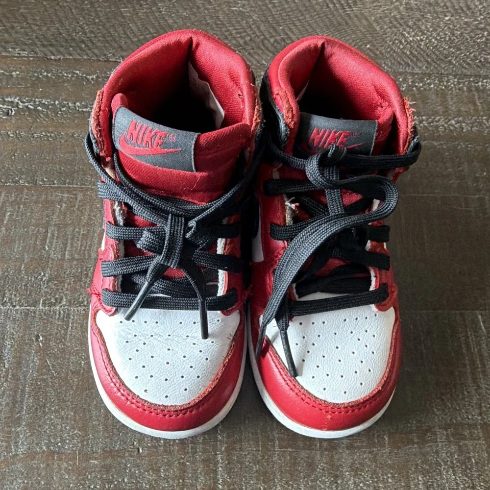 Nike Air Jordan 1 Mid Unisex Kids Leather Mid-Top Sneakers Red/White/Black 7 C